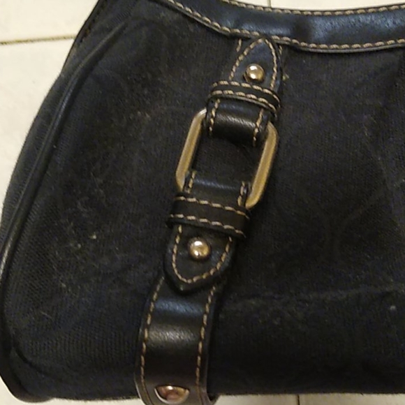 Adorable black Nine west shoulder bag.EUC - Picture 2 of 8